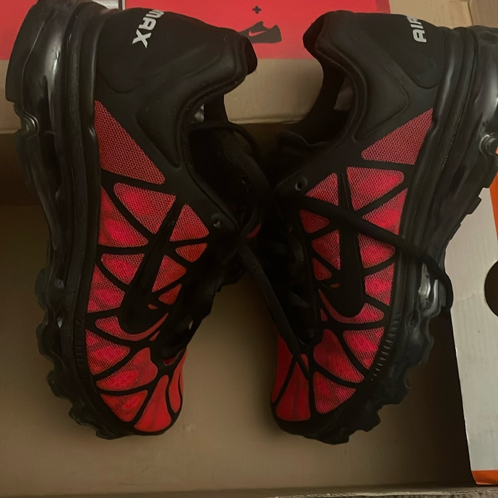 Nike Air Max women's 6.5 Black/Hot Pink